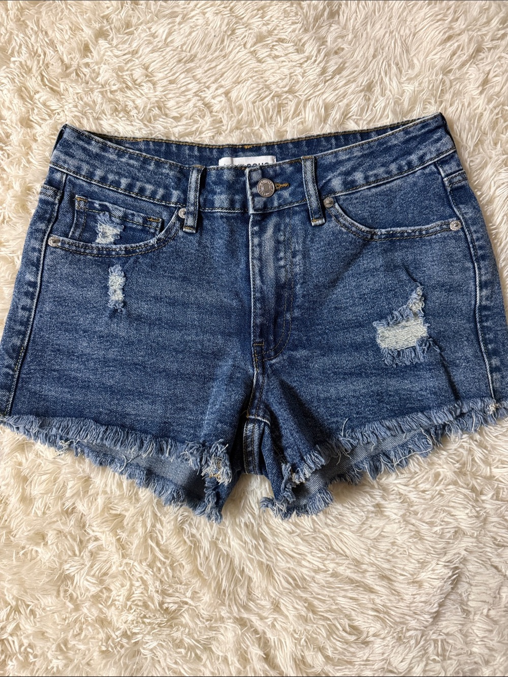 EUC Junior Love Soho Denim Jeans Short Sz 1